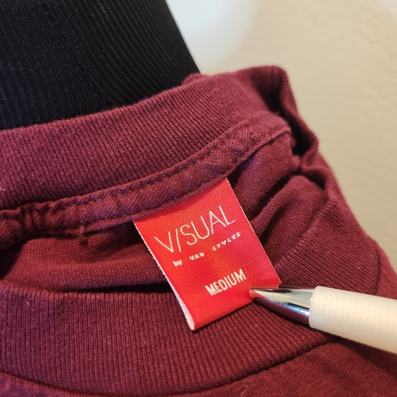 Visual by Van Styles Men's Medium Red Maroon Nicole Heartbreaker Model Tee Shirt - Picture 6 of 7